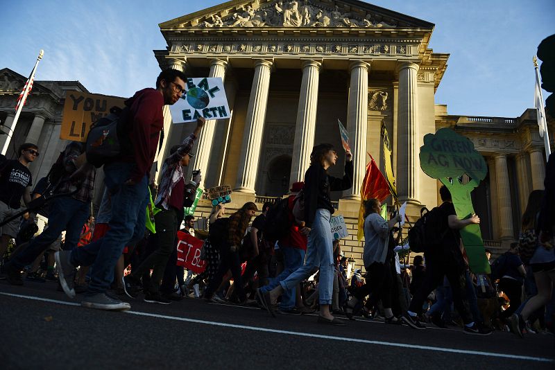 La manifestación de Washington DC con motivo de la Huelga Mundial por el Clima, cerrando la semana de protestas que en todo el mundo ha organizado "Fridayes for Future".