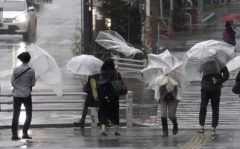 Fuertes lluvias en Tokio
