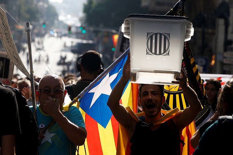 Múltiples cortes de calles y avenidas de Barcelona en protesta por la sentencia del 1-O