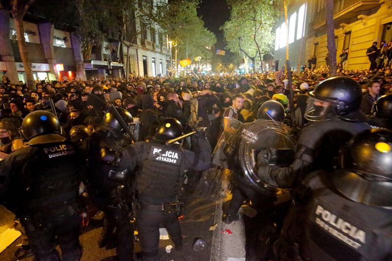 Càrregues policials al centre de Barcelona