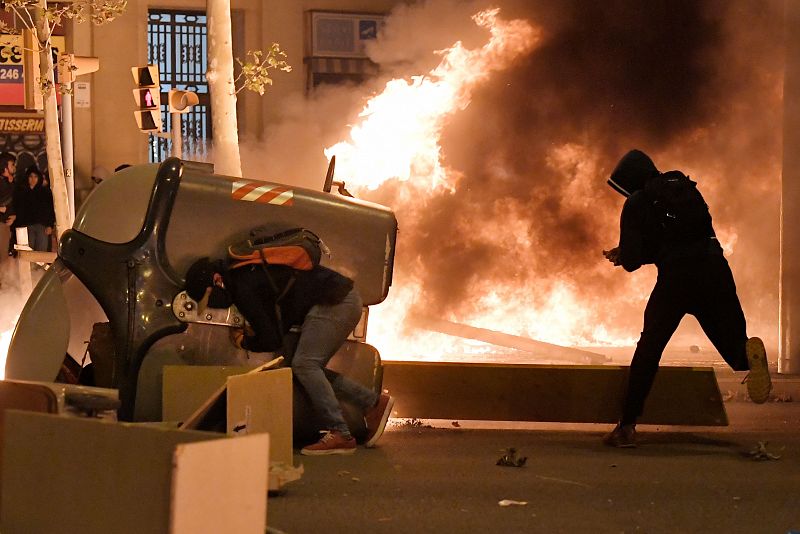 Los independentistas han puesto barricadas durante la manifestación convocada por los CDR.