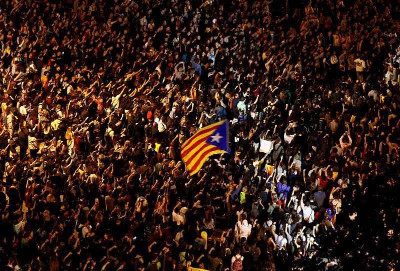 Els manifestants es concentren a Passeig de Gràcia