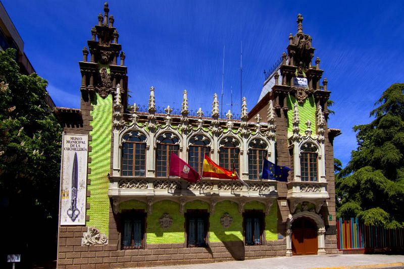 Palacio de Hortelano (Museo de la cuchillería).