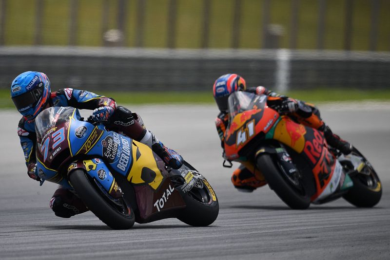 Imagen de la carrera de Moto2, con Márquez por delante de Binder.