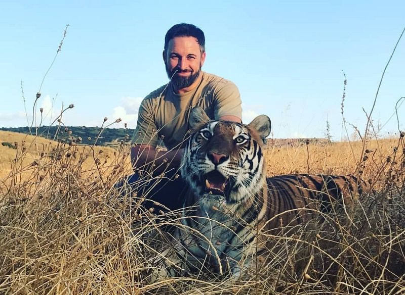 Abascal responde a Rivera con un tigre