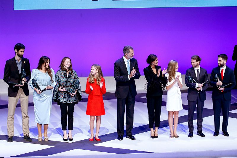 Els guardonats amb la família reial