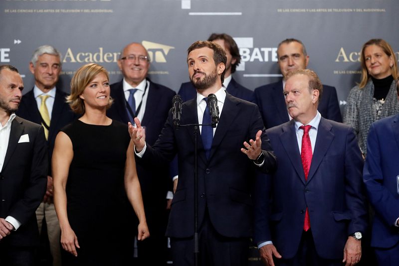 Casado ante la prensa en el Pabellón de Cristal