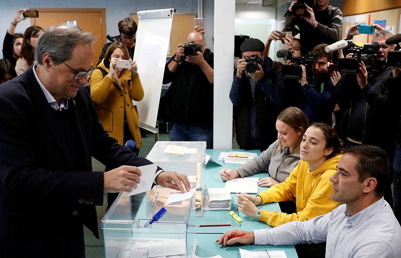 El presidente de la Generalitat de Cataluña, ejerce su derecho constitucional al voto 