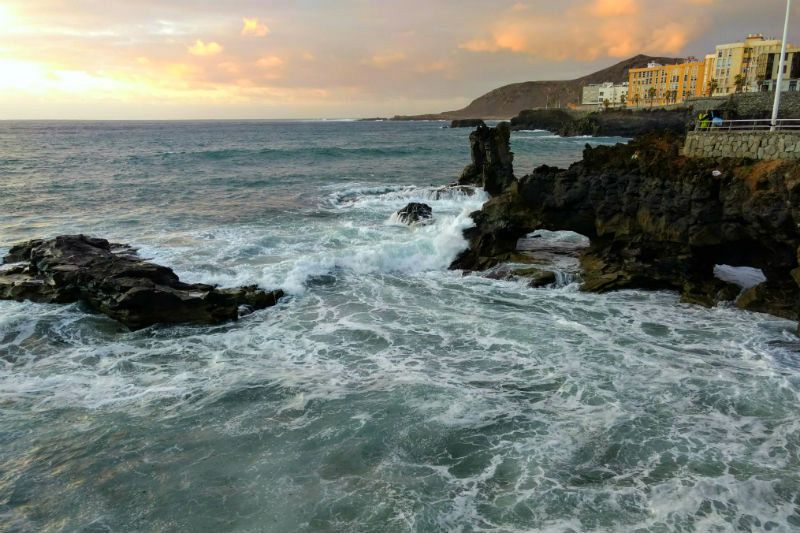 Paseo de la Playa de las Canteras al Confital.