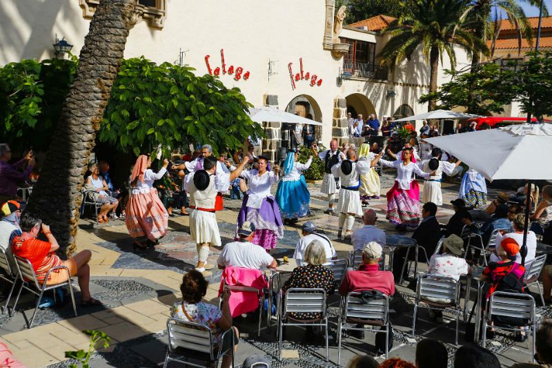 Espectáculo de folklore en el Pueblo Canario.