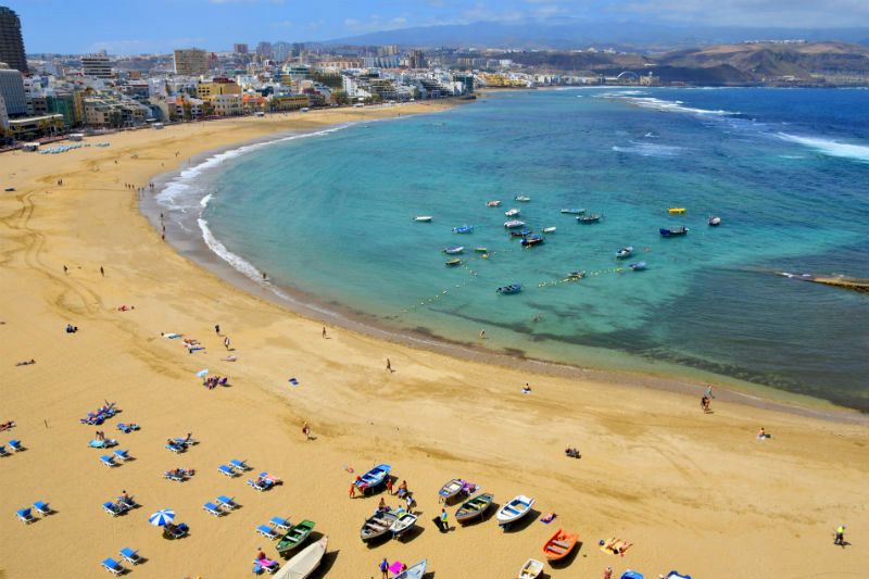 Playa de las Canteras vista desde La Puntilla.