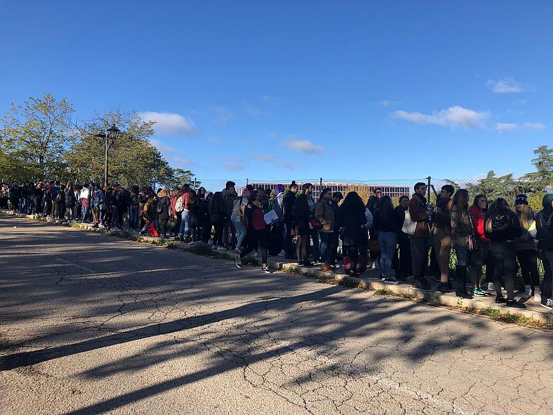 Muchos de los aspirantes han hecho cola desde primera hora de la mañana en la Fase 1 del casting OT 2020 en Madrid