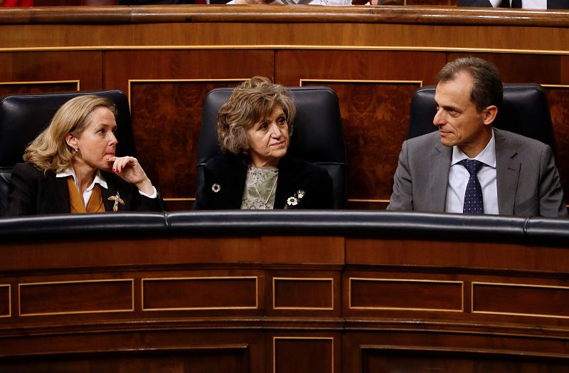 Nadia Calviño, María Luisa Carcedo y Pedro Duque, en la bancada del Gobierno