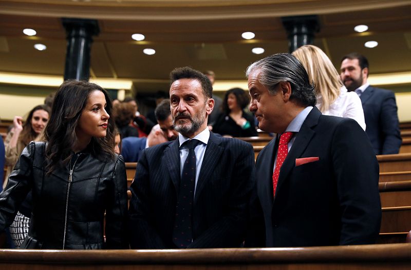 Inés Arrimadas, Edmundo Bal y Marcos de Quinto, antes del inicio de la sesión constitutiva