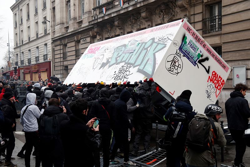 Primeros altercados en París