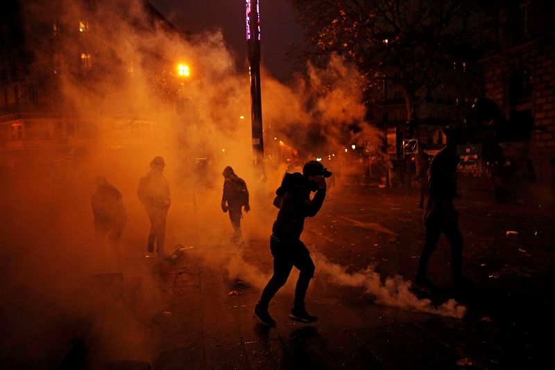 Disturbios en la capital parisina entre policía y manifestantes