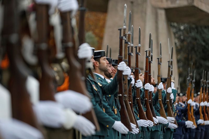 Agentes de la Guardia Civil durante la celebración del 41 aniversario de la Constitución en la madrileña Plaza de Colón.