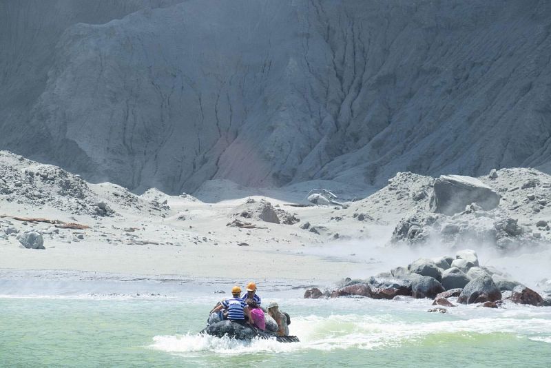 Las autoridades neozelandesas cifran cifraron en menos de 50 el número de turistas que se encontraban en la isla en el momento de la explosión