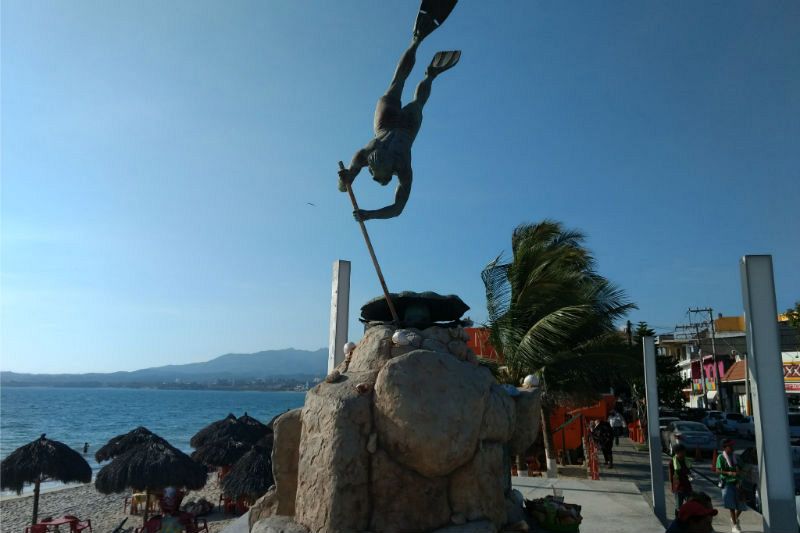 Monumento al buzo (Bucerías).