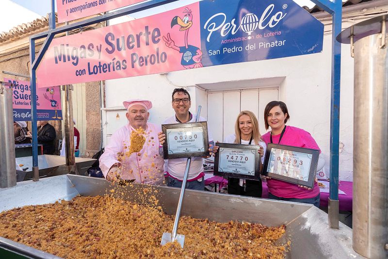Loteria Nacional tercer premio y dos quintos.