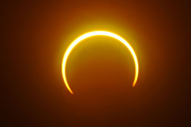 El "anillo de fuego", visto desde la isla Balut, en la provincia de Sarangani, Mindanao.