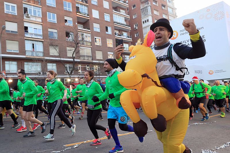 Como es habitual, no han faltado los disfraces en la popular carrera madrileña.