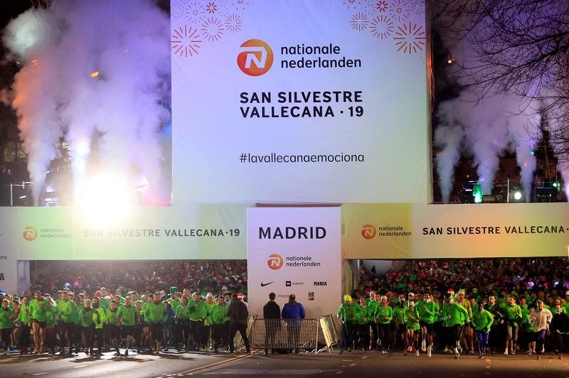 La noche fue cómplice de los más de 42.000 corredores.