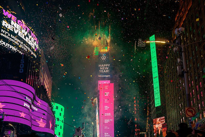 Miles de personas despiden 2019 en Times Square