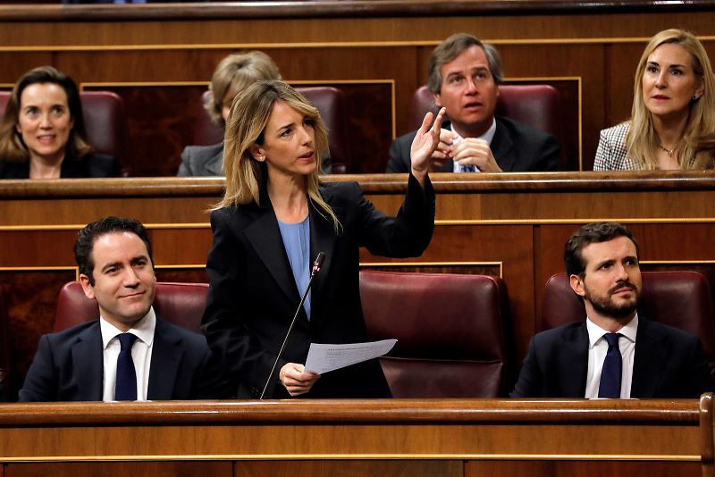 La portavoz del PP, Cayetana Álvarez de Toledo, interviene al comienzo de la sesión de investidura de Pedro Sánchez como presidente del Gobierno en el Congreso de los Diputados.
