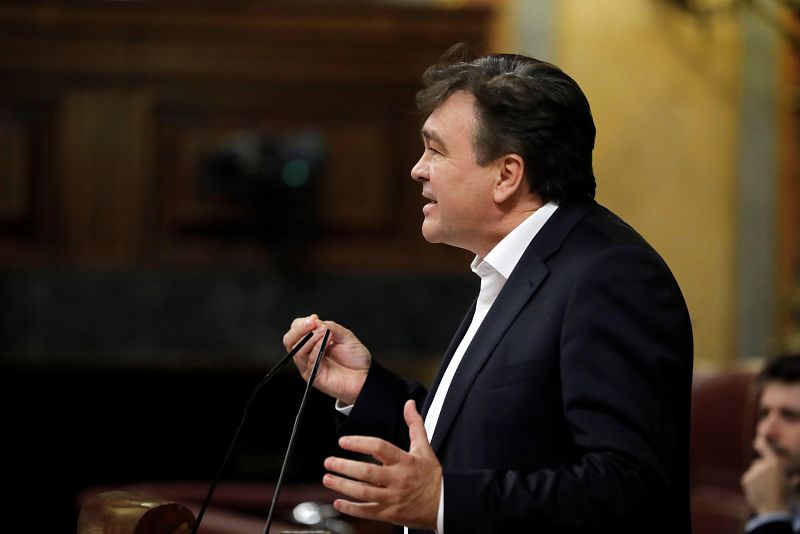 El diputado de Teruel Existe, Tomás Guitarte, durante su intervención ante el pleno del Congreso de los Diputados