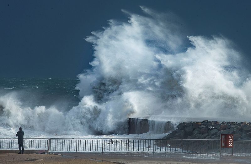 Olas de hasta 12 metros y viento a 120 km/h en un temporal excepcional