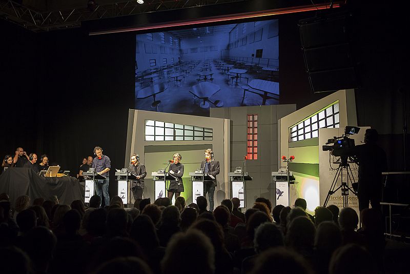 Íñigo Alfonso ('Las m'ñanas de RNE'), a la izquierda, también ha participado en esta ficción sonora