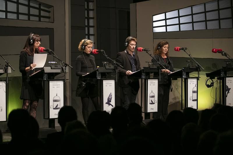  Carmen Ruiz, Cecilia Freire, Víctor Clavijo y Eulalia Ramón durante la represenación