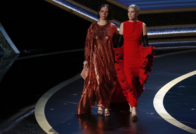 Las actrices se han encargado de entregar el Oscar a mejor diseño de producción.