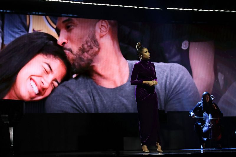 La cantante ha sido la encargada de poner la voz al tributo por Kobe Bryant, su hija Gigi y el resto de fallecidos durante la 69ª edición del 'All-Star', el partido de las estrellas.