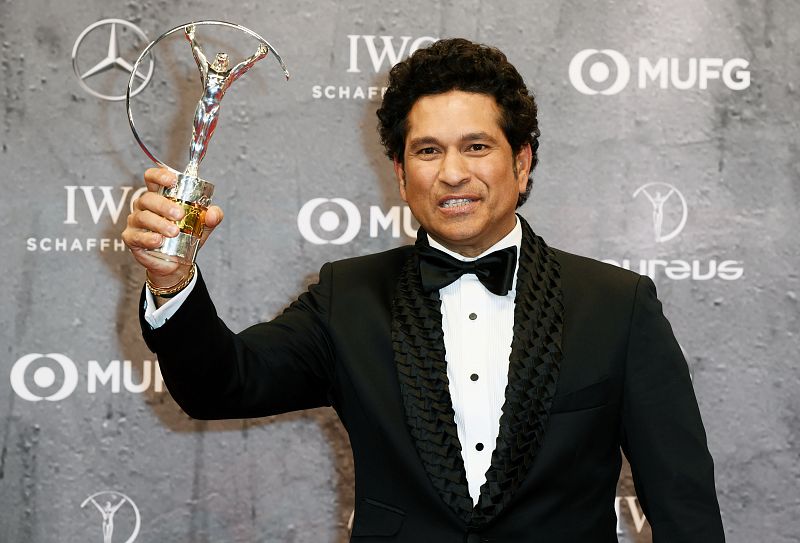 Sachin Tendulkar, jugador indio de cricket, con el Laureus a Mejor momento deportivo