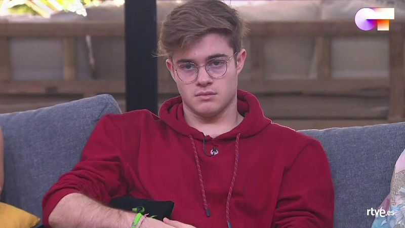 Gèrard, muy concentrado viendo 'Drama'