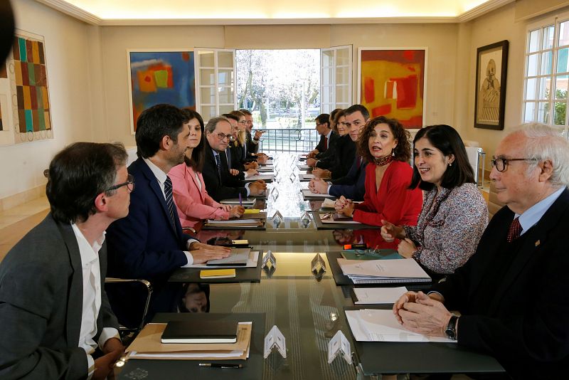 Mesa de diálogo Gobierno-Generalitat en el palacio de la Moncloa