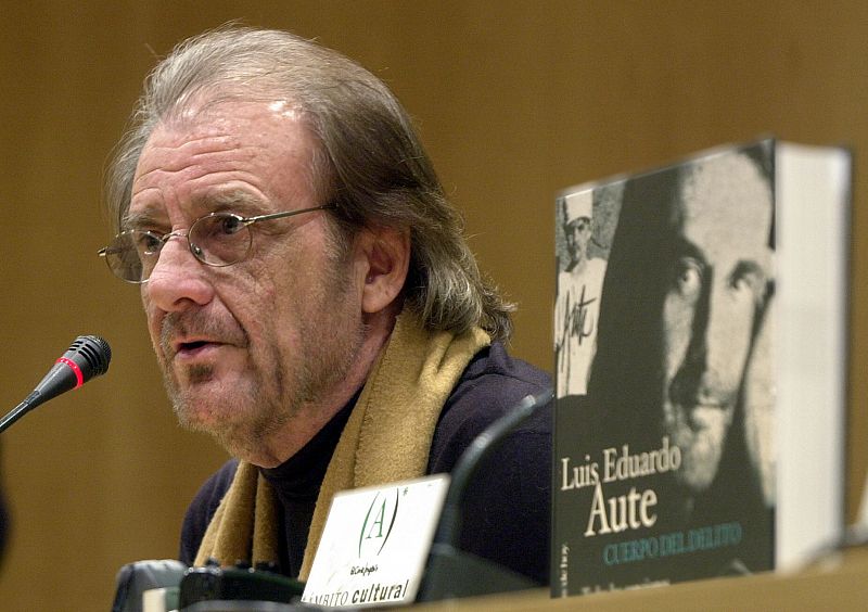 El cantautor durante la presentación en Zaragoza del libro "Cuerpo del delito"