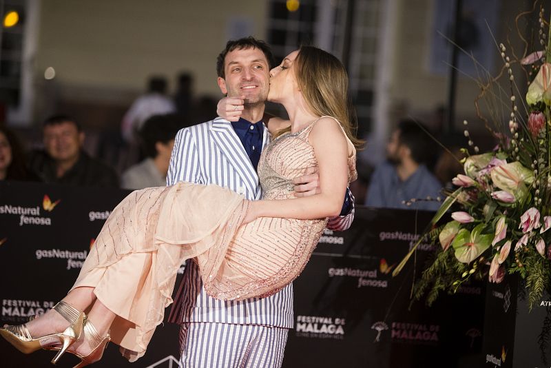 Los actores Ester Expósito y Julián Villagrán en la première de la pelÃ­cula 'No dormirás', en el Festival de cine de Málaga de 2018.