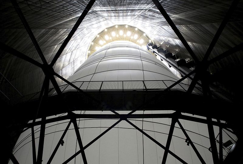 La obra elaborada con paredes transparentes de 90 metros puede ser disfrutada tanto desde el exterior como desde el interior. 