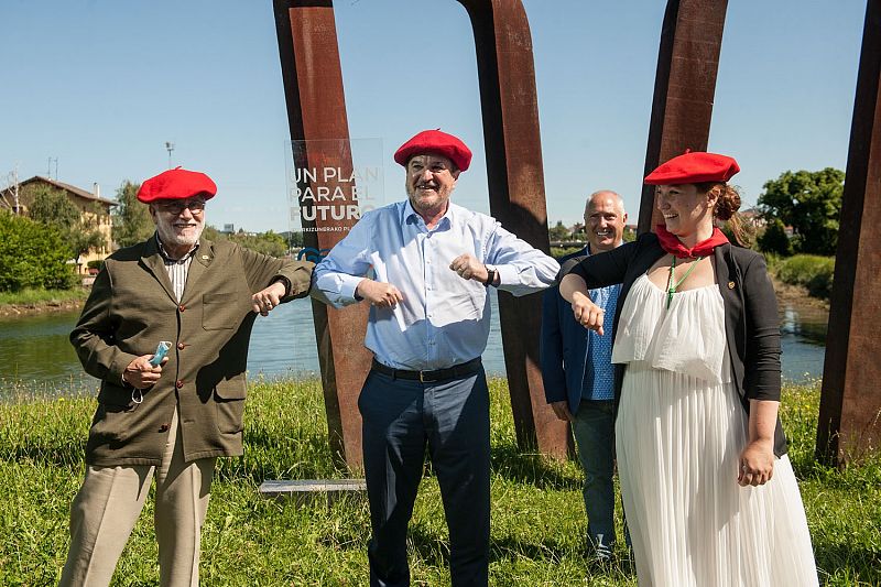 Elecciones vascas 2020: Carlos Iturgaiz, en un acto electoral coincidiendo con las fiestas de Irun