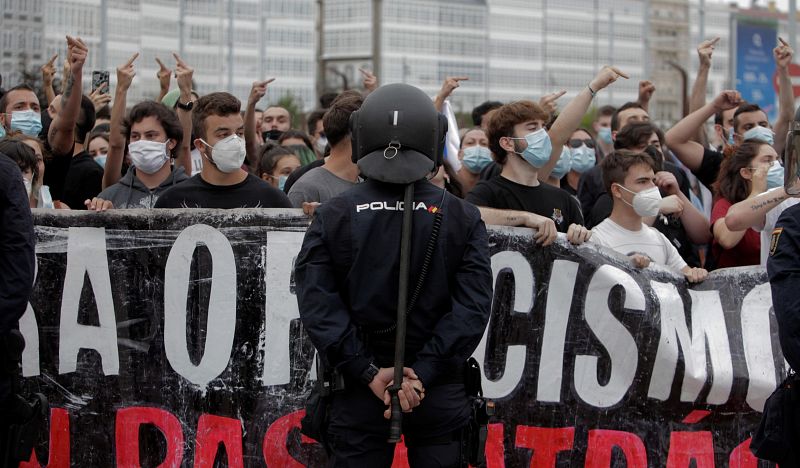 Elecciones gallegas 2020: Presencia policial ante una manifestación contra un mitin de Vox en A Coruña