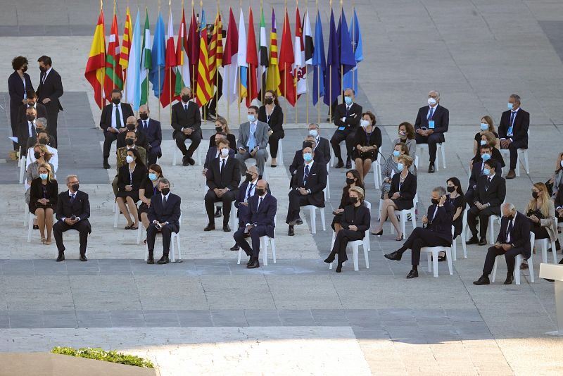 El Alto Representante para la Política Exterior y de Seguridad, Josep Borrell (d), el secretario general de la OTAN, Jens Stoltenberg (2d), la presidenta de la Comisión Europea, Ursula von der Leyen (3d), el presidente del Consejo Europeo, Charles Mi