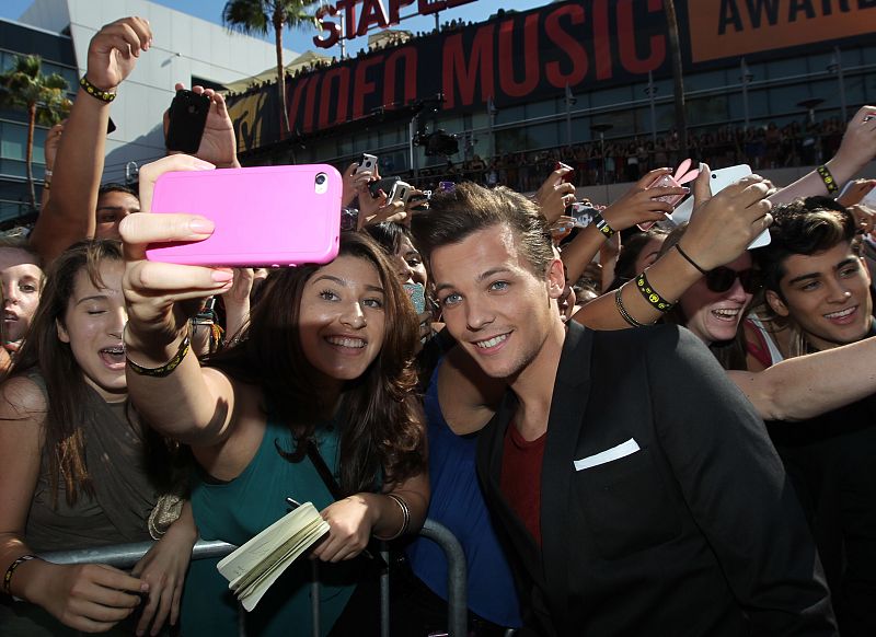 Louis Tomlinson en los MTV Video Music Awards en 2012 en Los Ángeles.