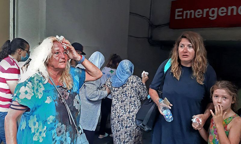 Una mujer herida acude al hospital