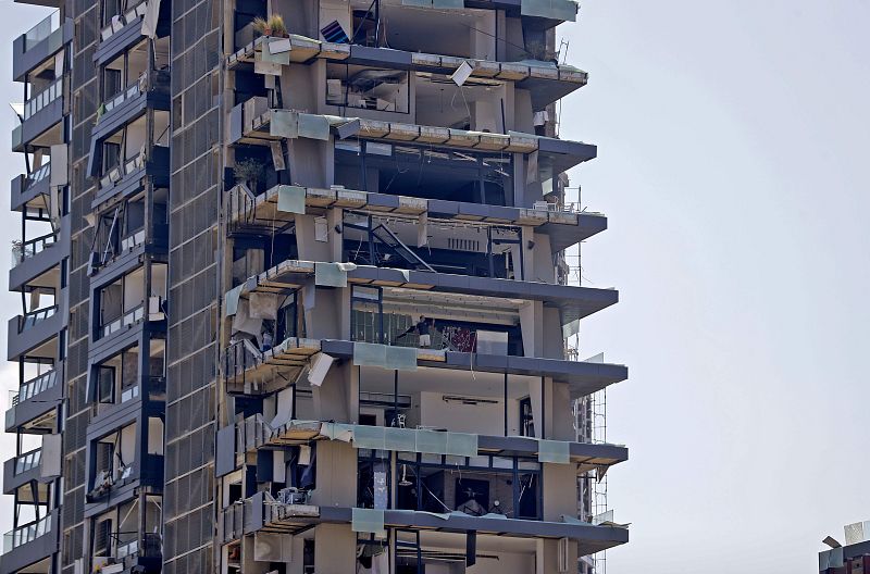Un edificio de viviendas, destrozado tras la explosión