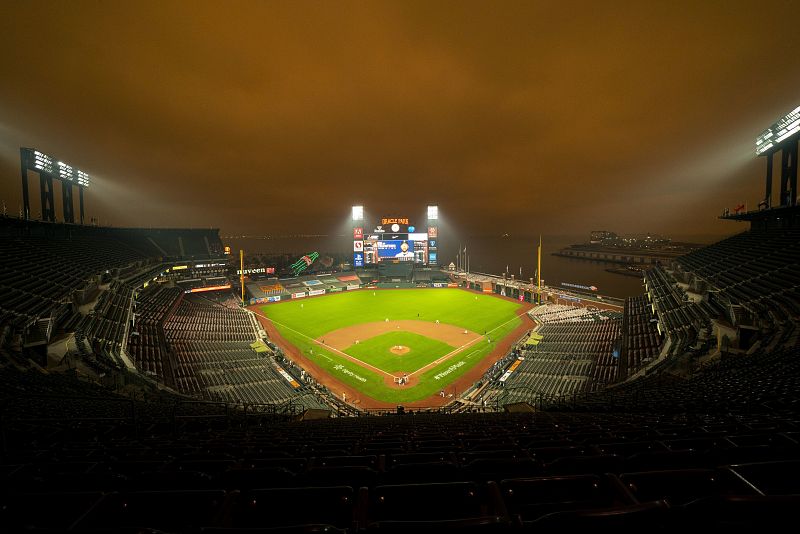 Vista general de Oracle Park durante la primera entrada entre los Gigantes de San Francisco y los Marineros de Seattle.