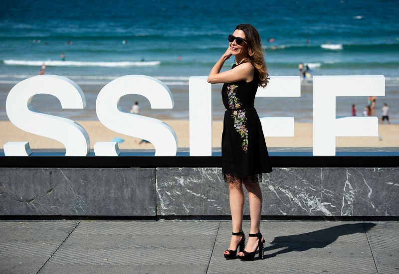 La directora libanesa Danielle Arbid posa durante un photocall de su película 'Pasión simple'.