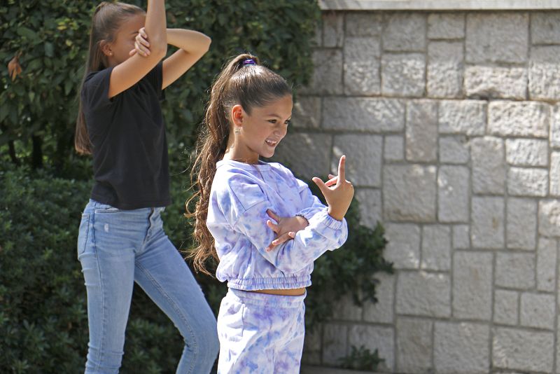 Soleá marcando la coreografía